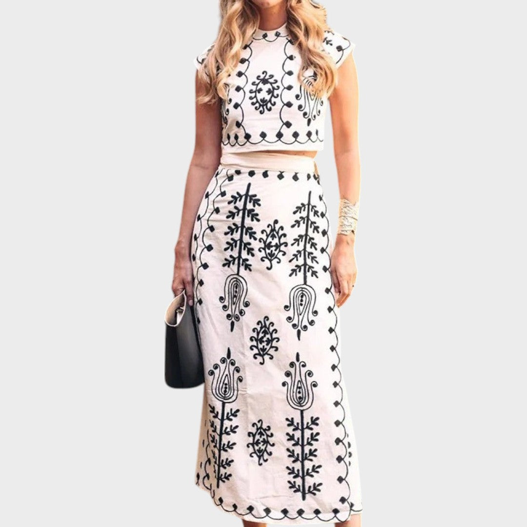 Duna | Embroidered Set